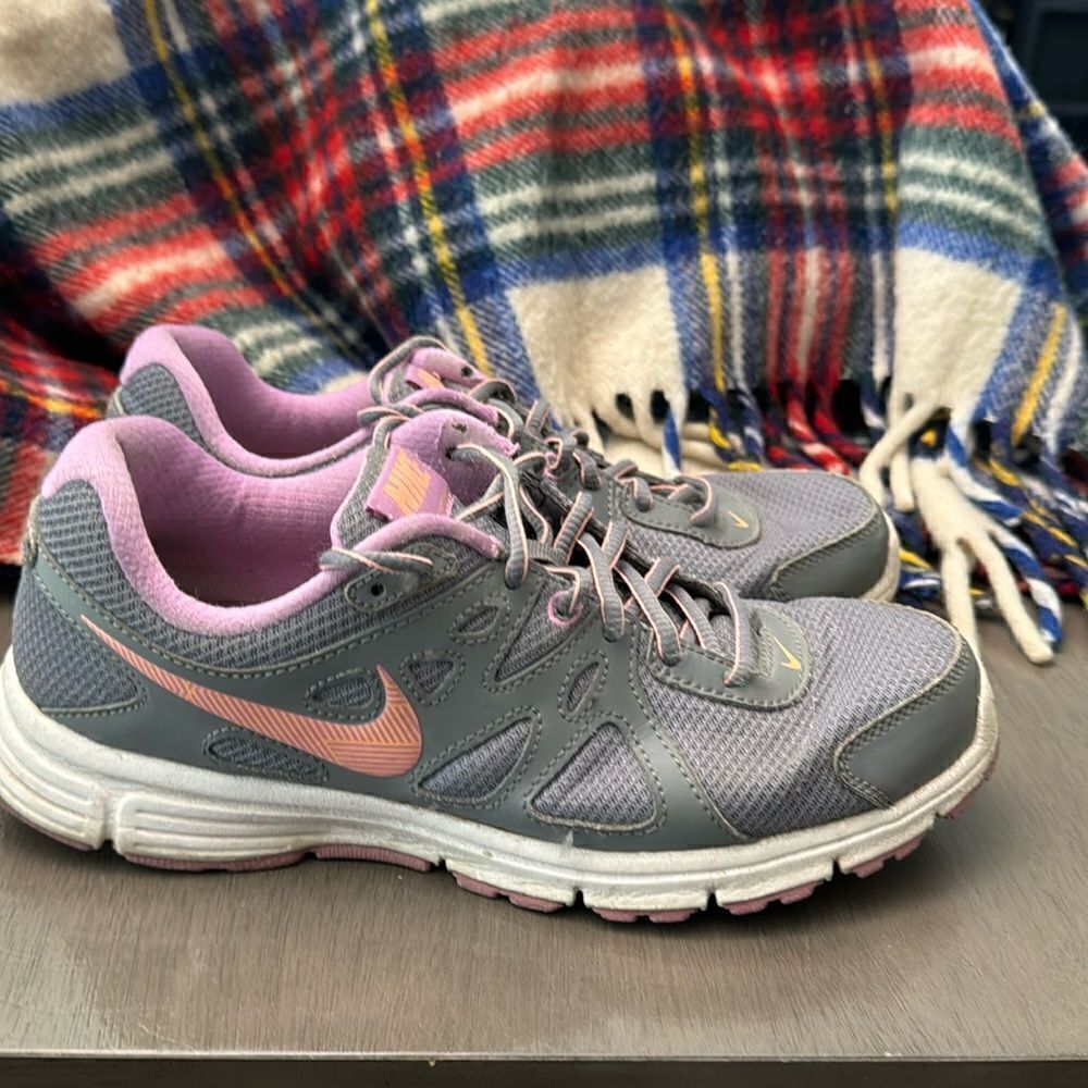 Nike Revolution 2 Gray peach, purple‎ running shoes size 9